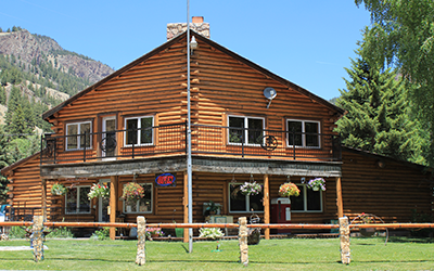 Blue Creek Lodge